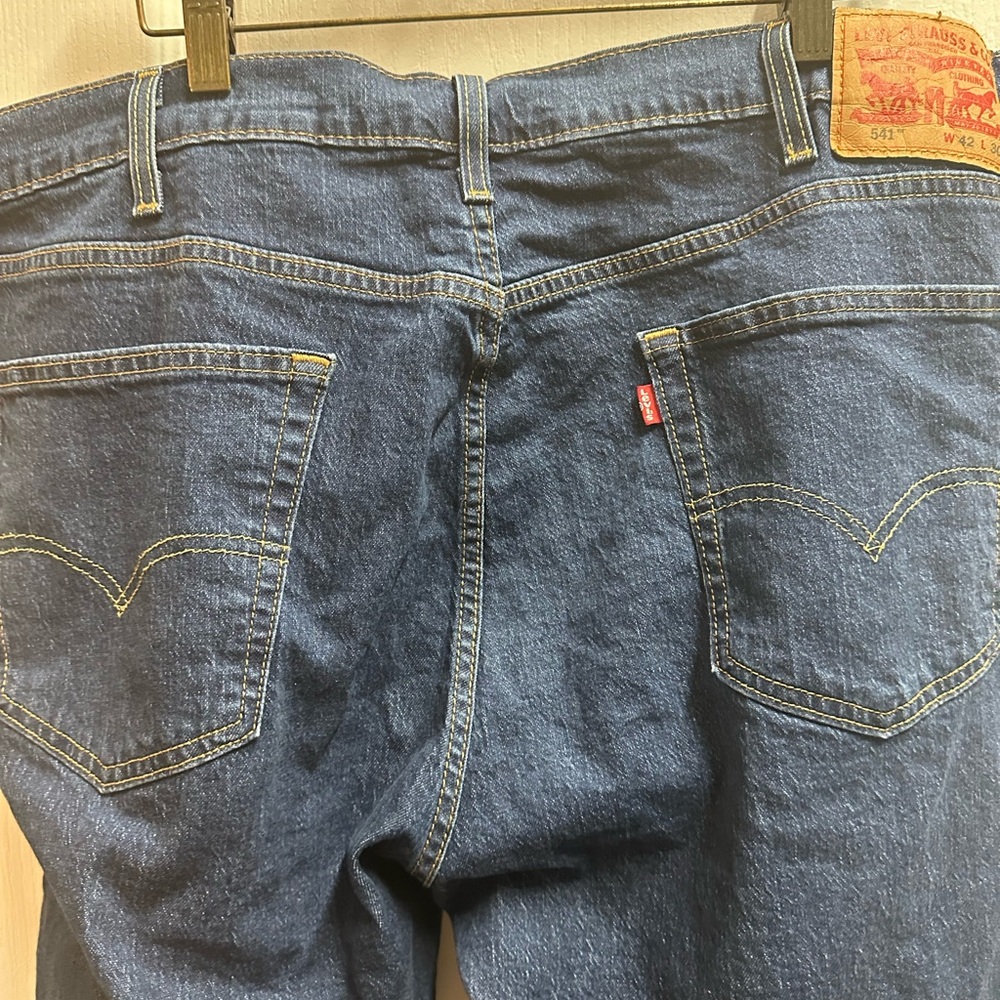 Levi's Relaxed Blue Jeans Classic Denim size 42- 541/ NWOT 753 - Picture 4 of 5